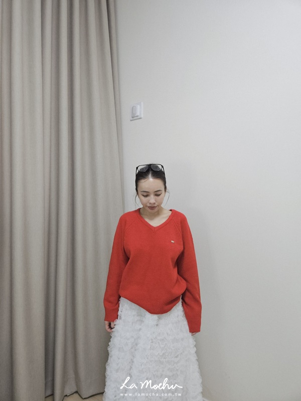 小鐵標V領螺紋毛衣